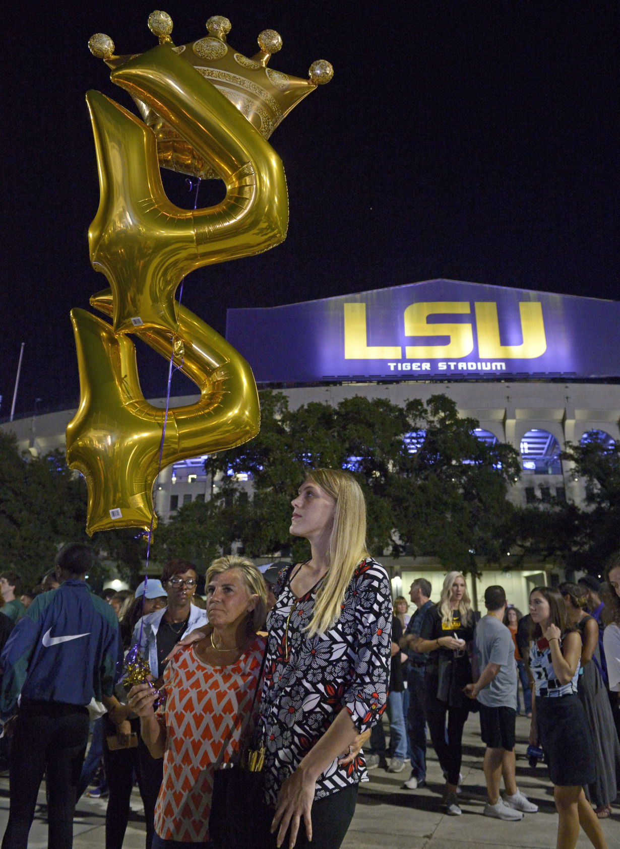 lsusimsvigil.100318_HS_132.JPG